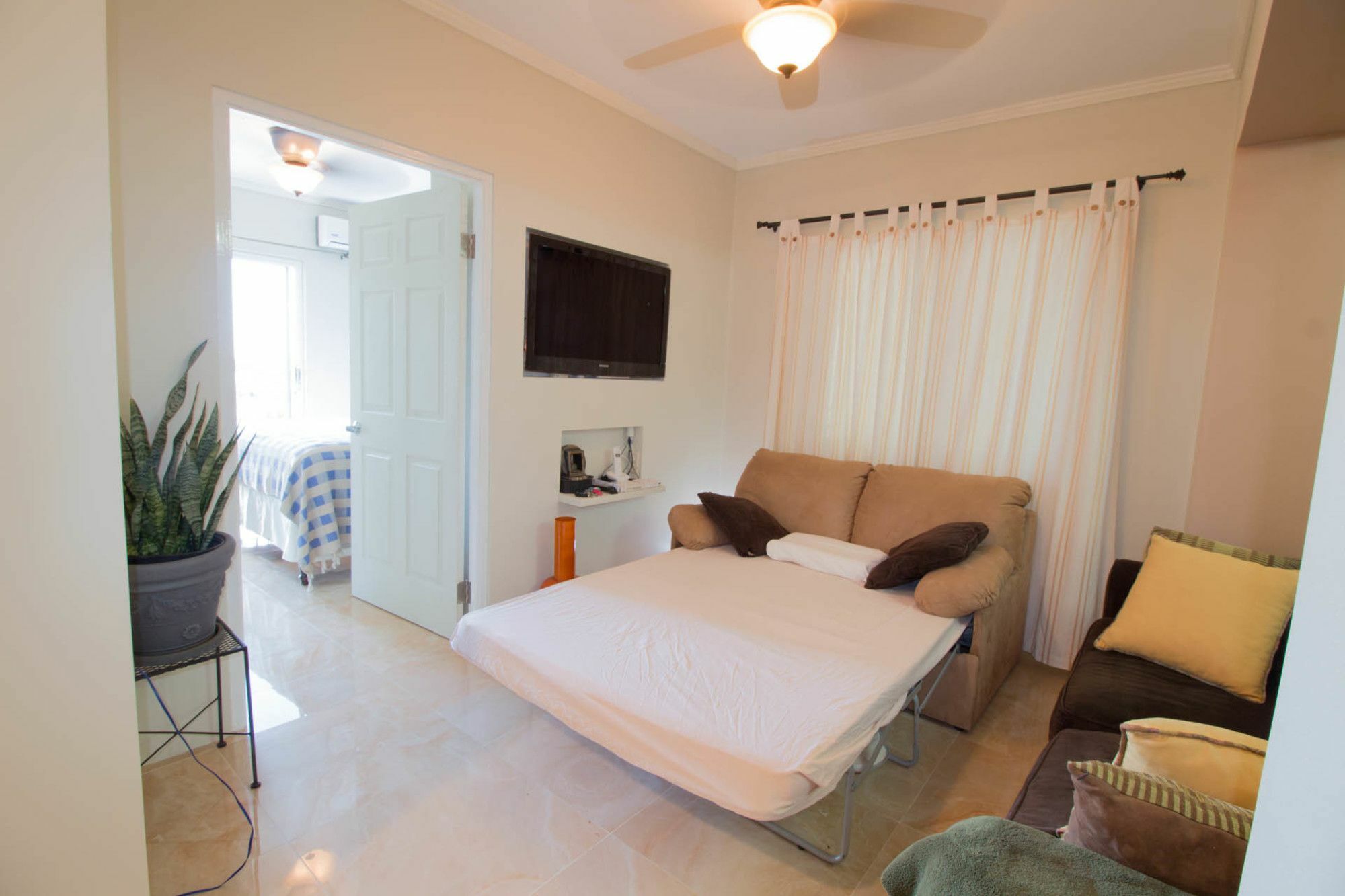 The Bailey'S New Kingston Suites Eksteriør bilde