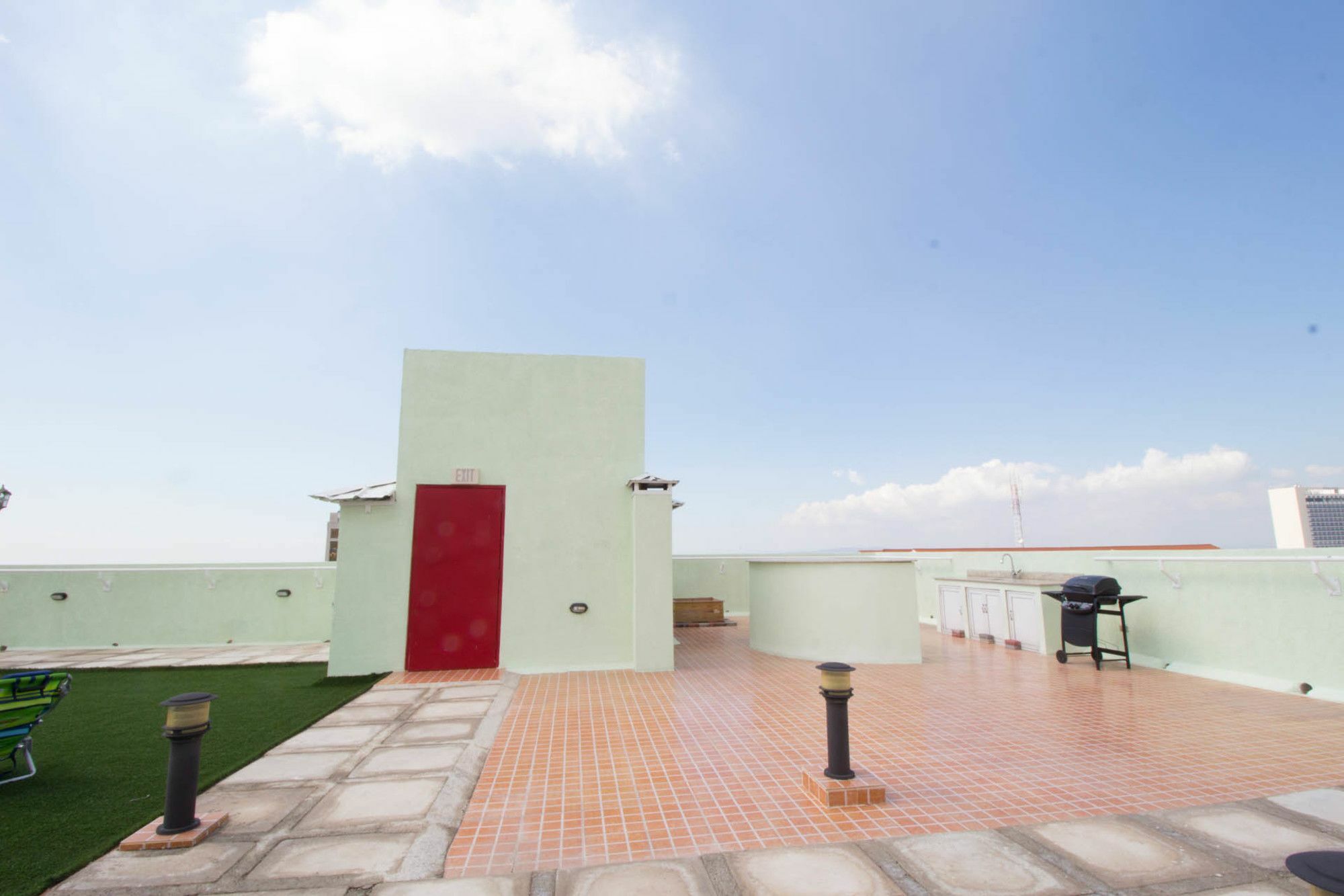 The Bailey'S New Kingston Suites Eksteriør bilde